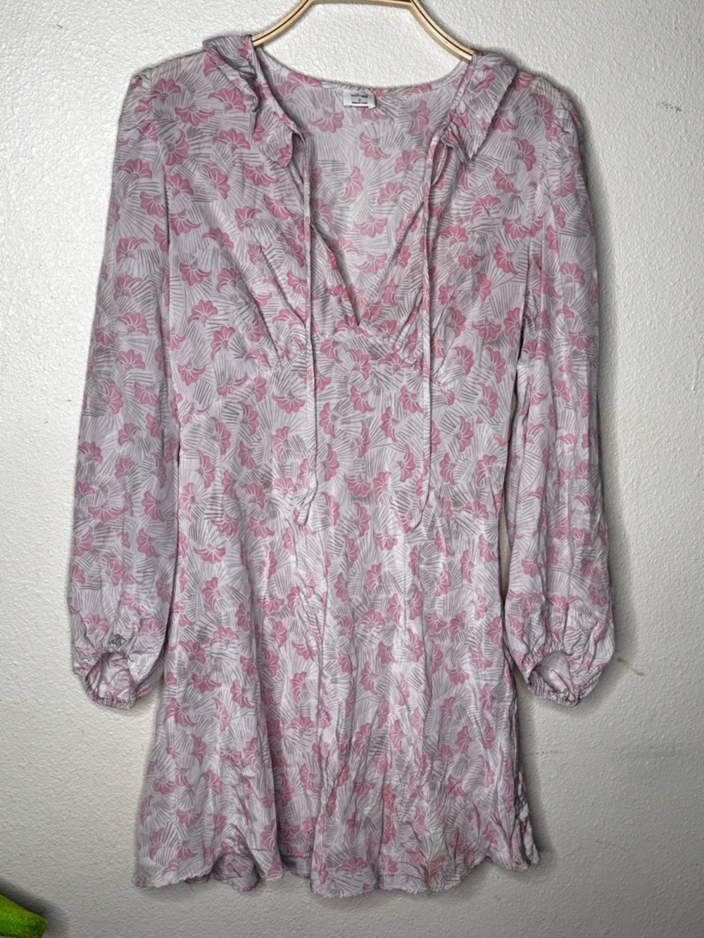 Wilfred Pink Floral V-Neck mini dress
